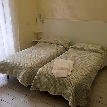 Oasi Hotel *
