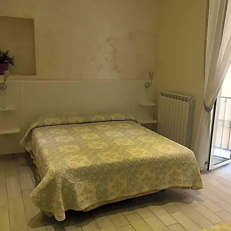 Oasi Hotel *